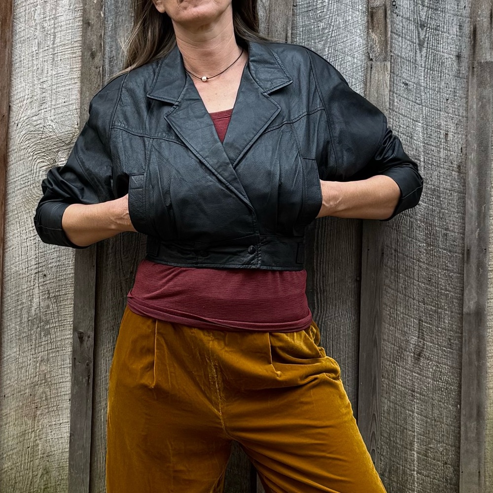 Vintage Black Leather Cropped Jacket - Picture 5 of 15